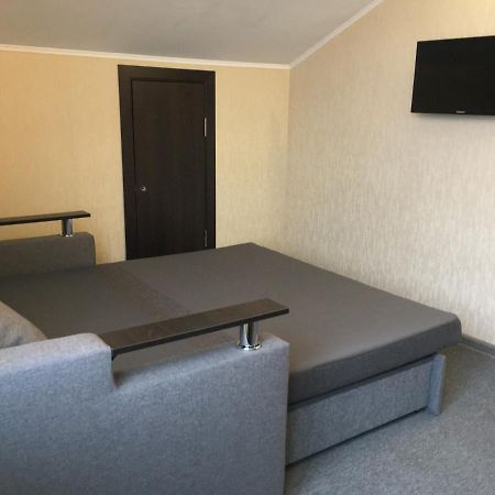 Guest House Sotni Kyiv Exterior photo