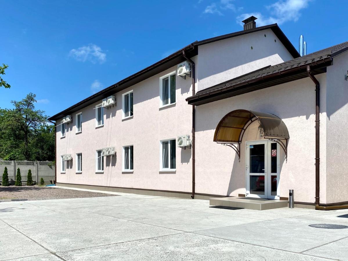 Guest House Sotni Kyiv Exterior photo